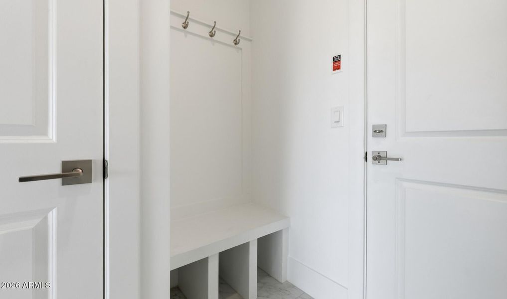 Viviendo Lot #10 HovHall (Large)