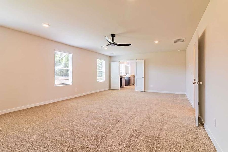 Spacious, unfurnished interior of a new home in Southern Hills, McDonough (Image 27).
