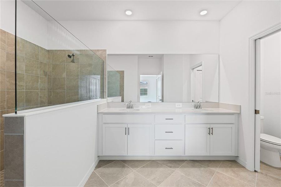 Furnished interior view inside a new home in Legends Cove, Bradenton (Image 11).