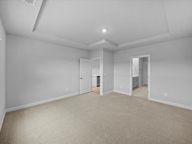 Spacious, unfurnished interior of a new home in Vickery Station, Woodruff (Image 12).
