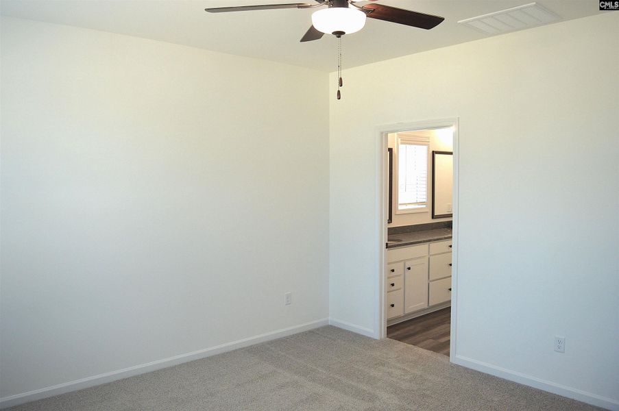 Spacious, unfurnished interior of a new home in Bickley Station, Irmo (Image 21).