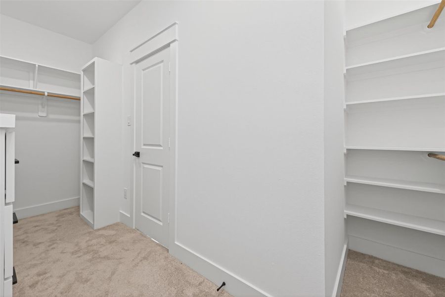 Spacious, unfurnished interior of a new home in , Dayton (Image 36).