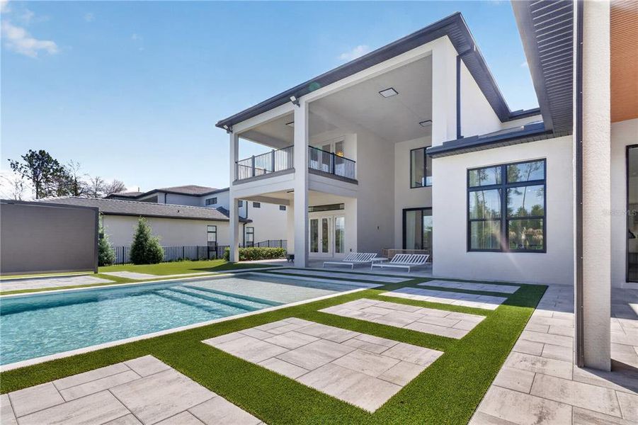Exterior details and patio area of a home in , Montverde (Image 31).