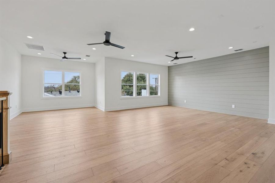 Spacious, unfurnished interior of a new home in , Dallas (Image 35).