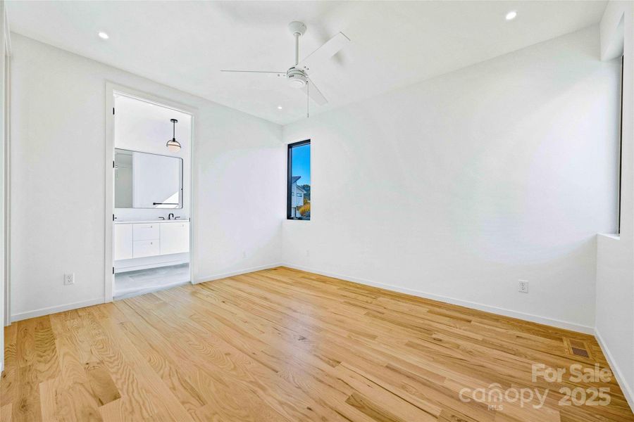 Spacious, unfurnished interior of a new home in , Asheville (Image 22).