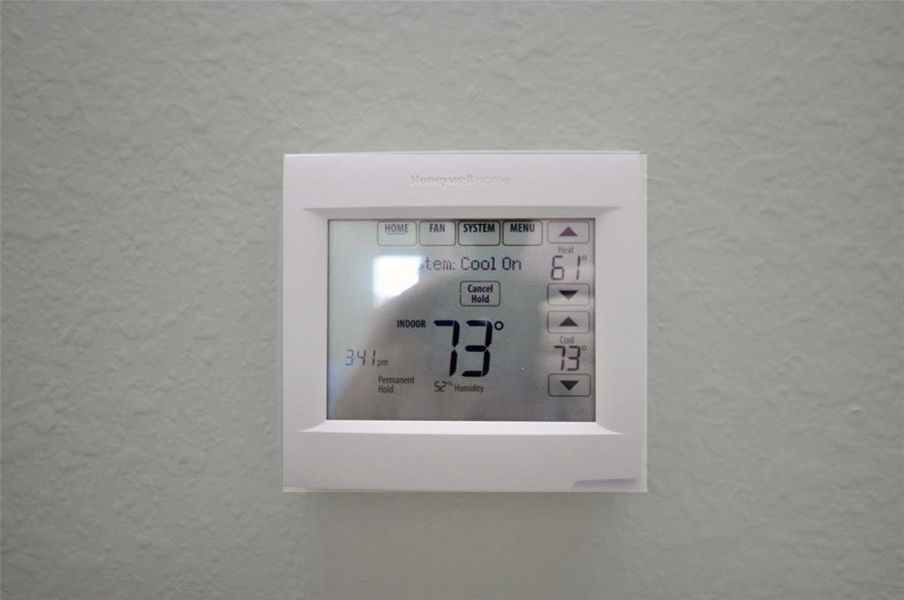 Honeywell programable thermostat.