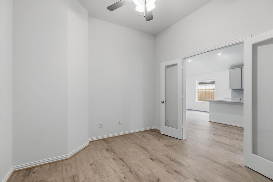 Spacious, unfurnished interior of a new home in Westland Ranch, League City (Image 20).