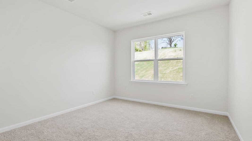 Spacious, unfurnished interior of a new home in Hunters Ridge, Woodruff (Image 32).