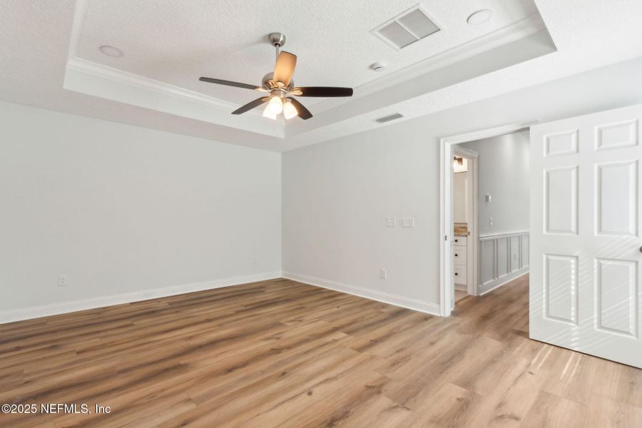 Spacious, unfurnished interior of a new home in , Jacksonville (Image 18).