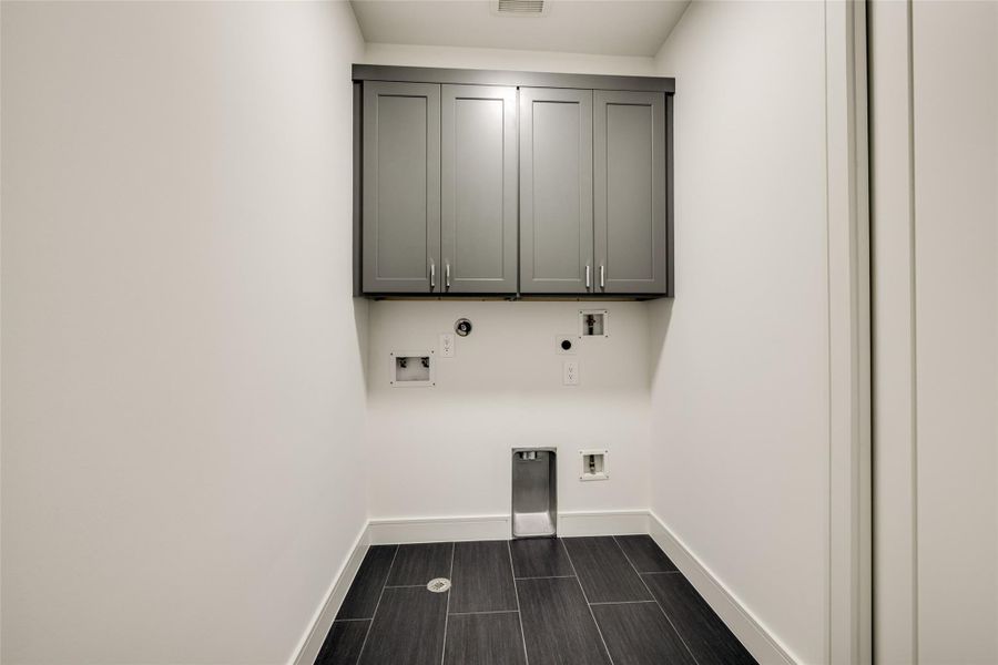 Spacious, unfurnished interior of a new home in , Houston (Image 21).