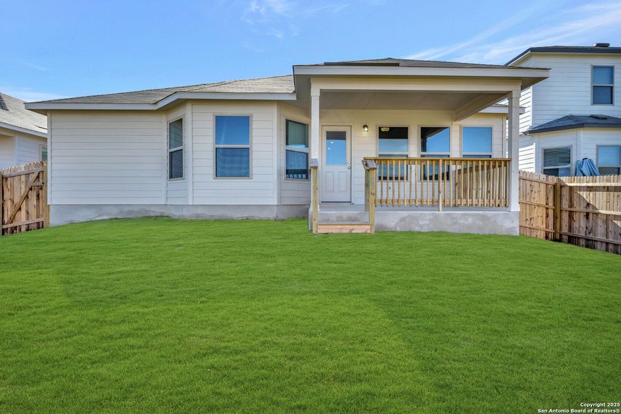 Exterior details and patio area of a home in Winding Brook, San Antonio (Image 4).