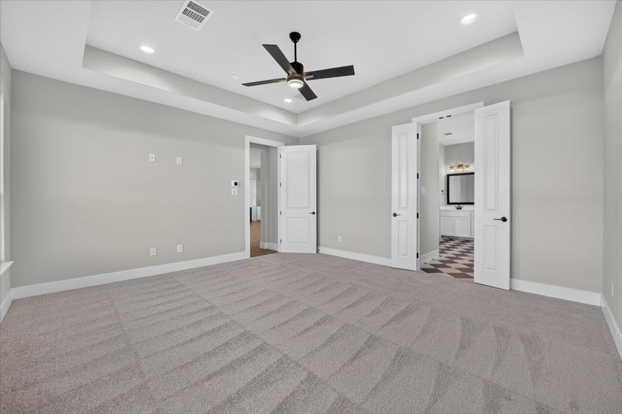 Spacious, unfurnished interior of a new home in Paloma Ranches, Justin (Image 43).