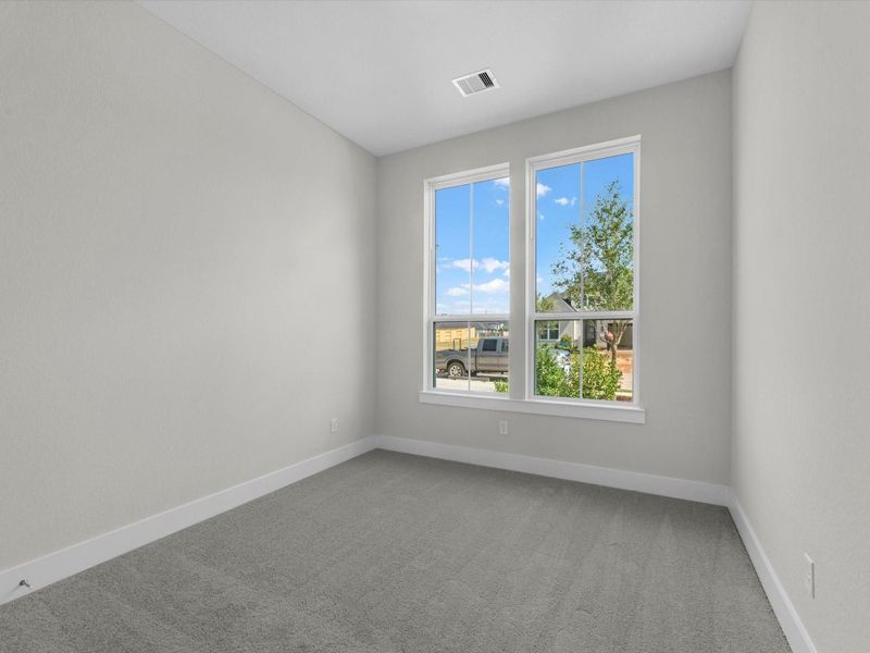 Spacious, unfurnished interior of a new home in Oakhill Reserve, Tomball (Image 21).