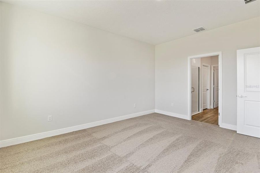 Spacious, unfurnished interior of a new home in Cherrywood Preserve, Ocala (Image 17).