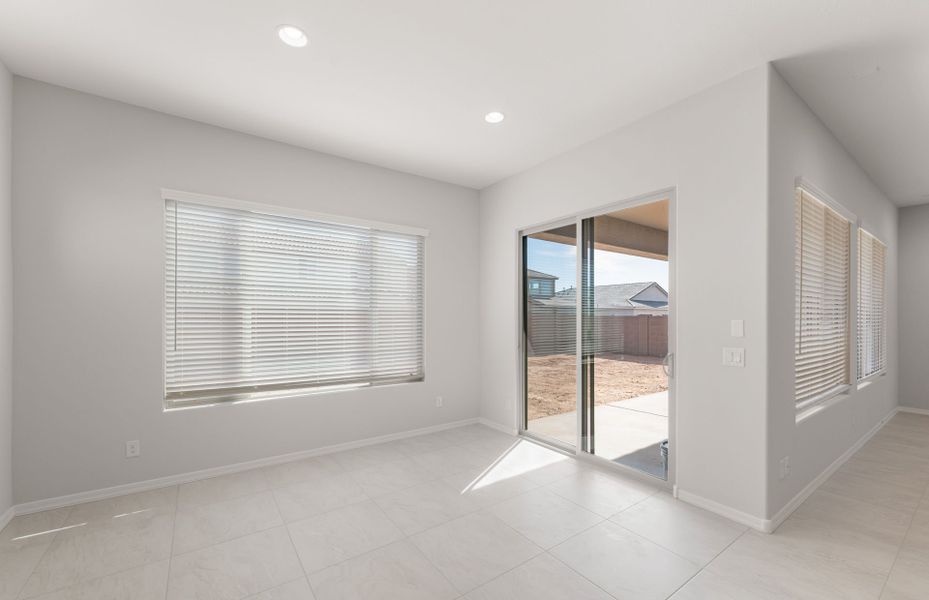 Spacious, unfurnished interior of a new home in Visara, Surprise (Image 21).