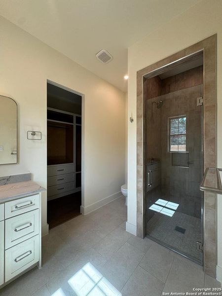 Furnished interior view inside a new home in , Terrell Hills (Image 47). Furnished interior view inside a new home in , Terrell Hills (Image 47).