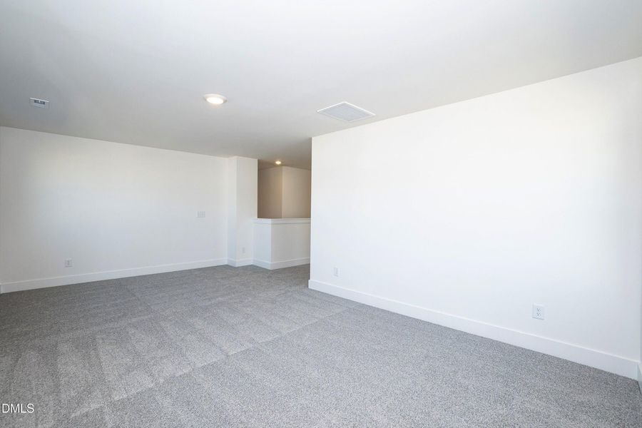 Spacious, unfurnished interior of a new home in Jackson Ridge, Pikeville (Image 22).