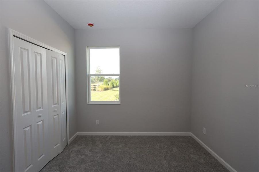 Spacious, unfurnished interior of a new home in Bay Lake Farms, St. Cloud (Image 16).