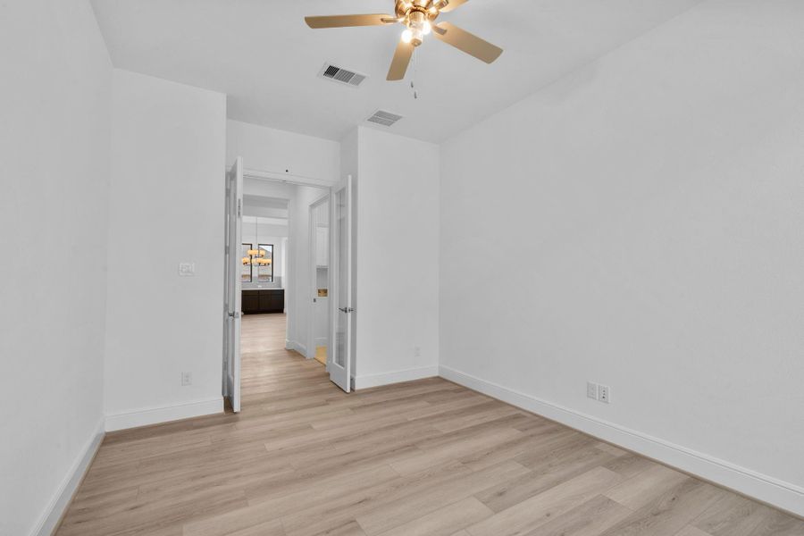 Spacious, unfurnished interior of a new home in Chambers Creek, Willis (Image 16).