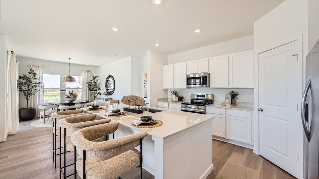 041025 1974 Graham Kitchen 2of3 F1 Base2