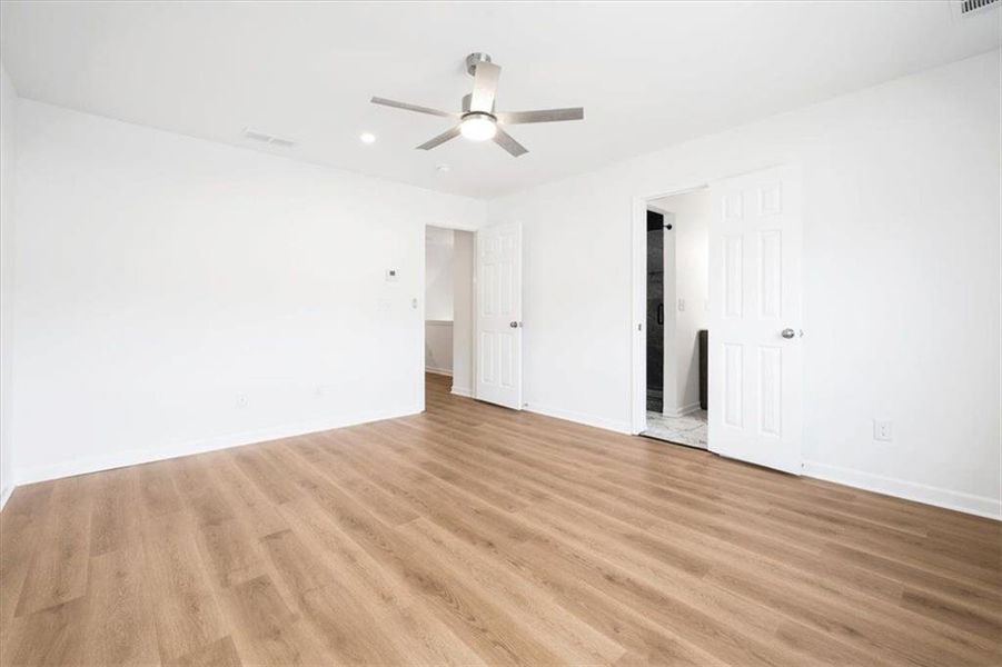 Spacious, unfurnished interior of a new home in , Union City (Image 30).