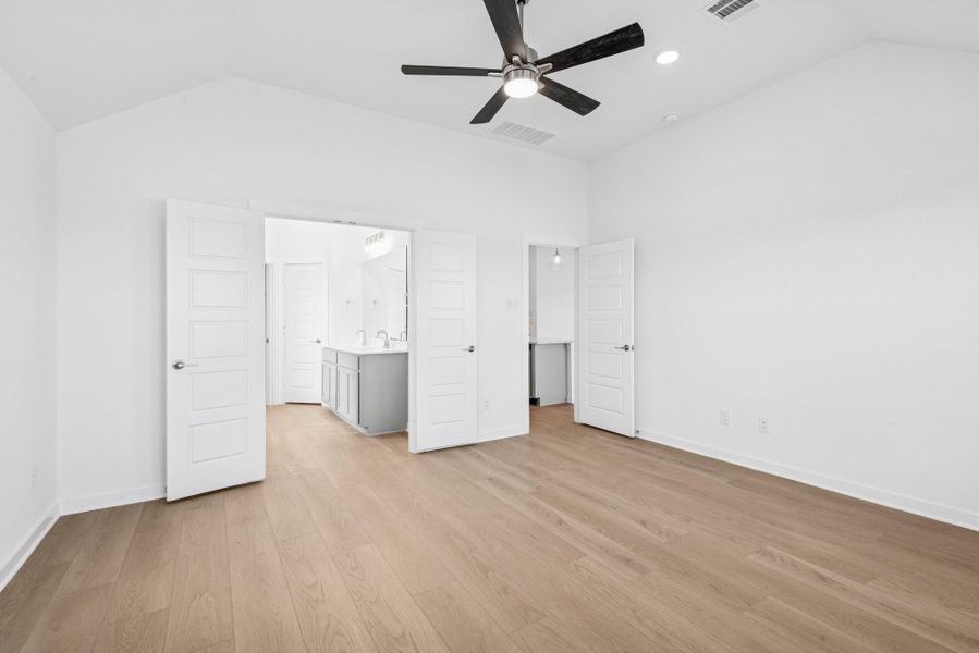 Spacious, unfurnished interior of a new home in Miller's Pond, Rosenberg (Image 7). Spacious, unfurnished interior of a new home in Miller's Pond, Rosenberg (Image 7).
