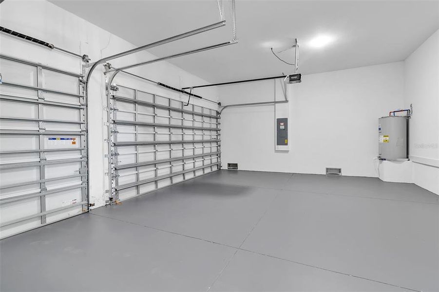 Spacious, unfurnished interior of a new home in , Punta Gorda (Image 22).