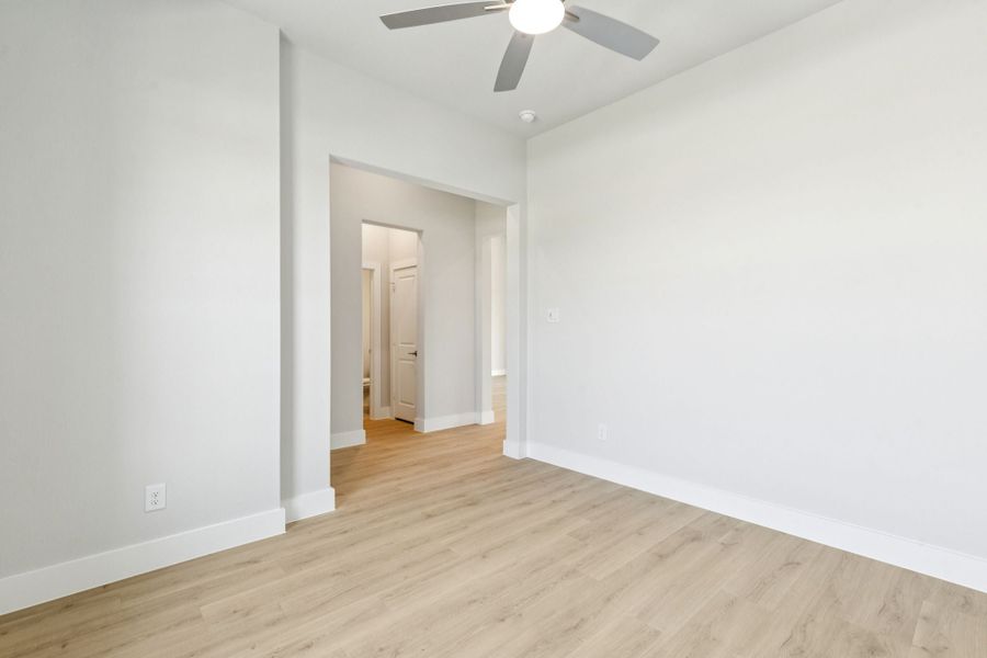 Spacious, unfurnished interior of a new home in Ellis Ranch Estates, Waxahachie (Image 28). Spacious, unfurnished interior of a new home in Ellis Ranch Estates, Waxahachie (Image 28).