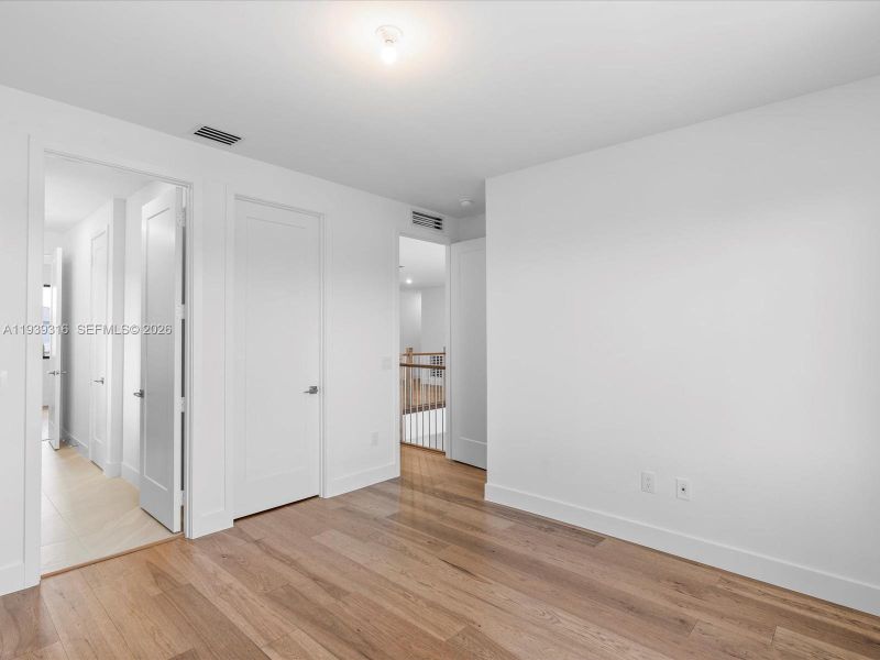 Spacious, unfurnished interior of a new home in , Miami (Image 80).