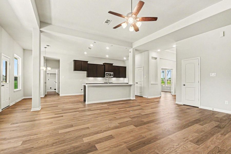 Spacious, unfurnished interior of a new home in , Bay City (Image 15).