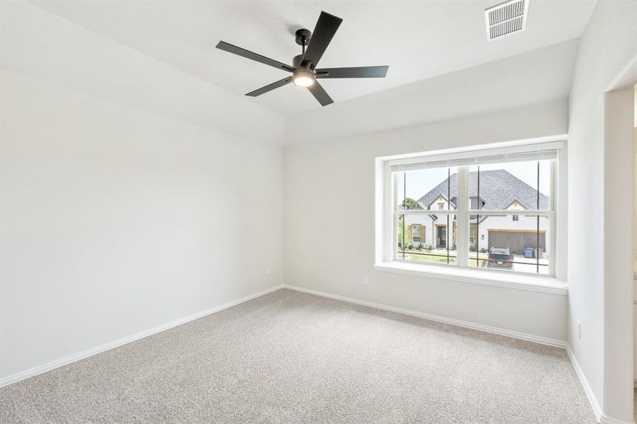 Spacious, unfurnished interior of a new home in Sonoma Verde, Rockwall (Image 35).