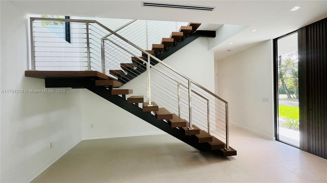 Image 28 of a home in .