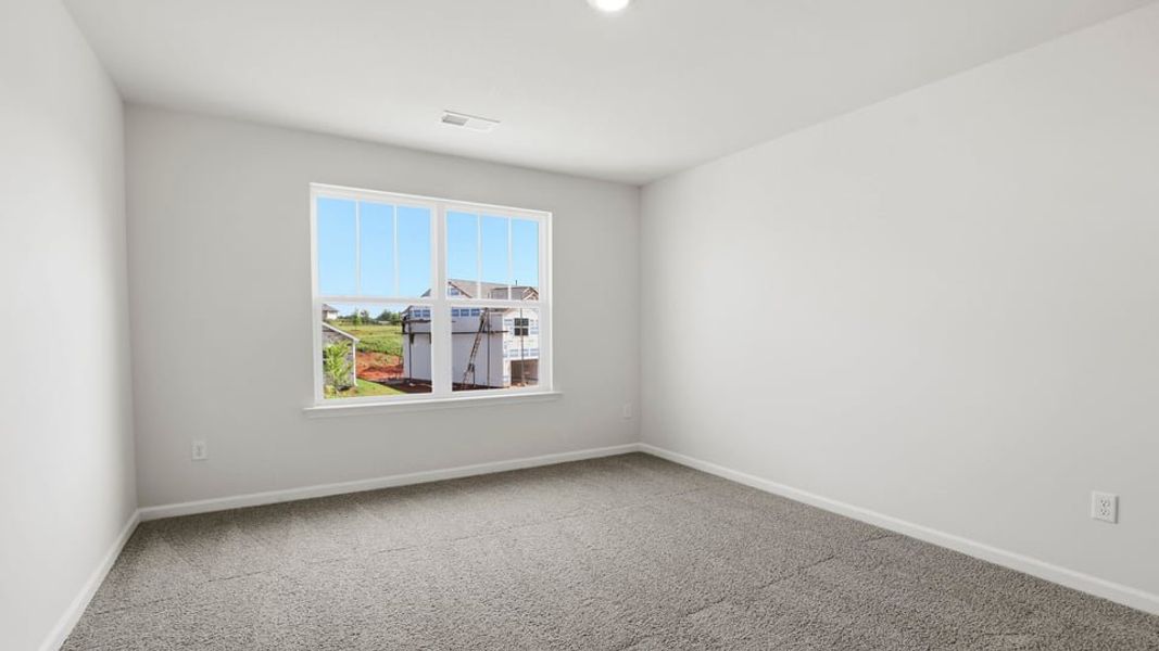 Spacious, unfurnished interior of a new home in Hunters Ridge, Woodruff (Image 30).