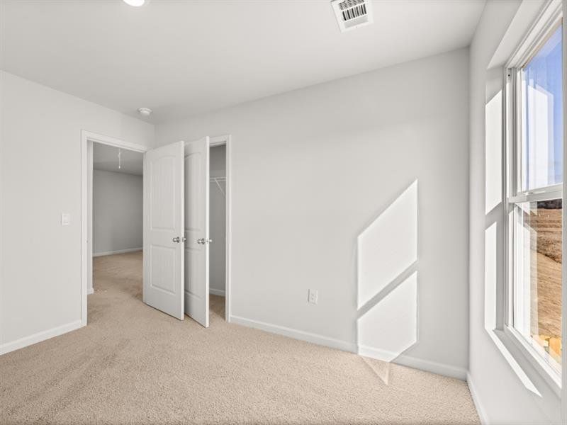 Spacious, unfurnished interior of a new home in Rolling Meadows, Jasper (Image 24).