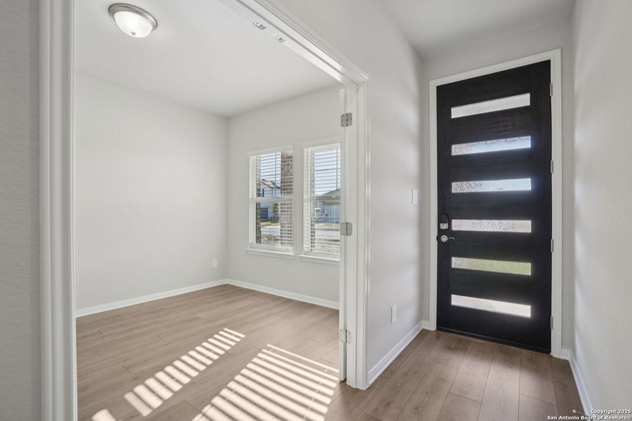 Spacious, unfurnished interior of a new home in Carmel Ranch, Schertz (Image 19). Spacious, unfurnished interior of a new home in Carmel Ranch, Schertz (Image 19).