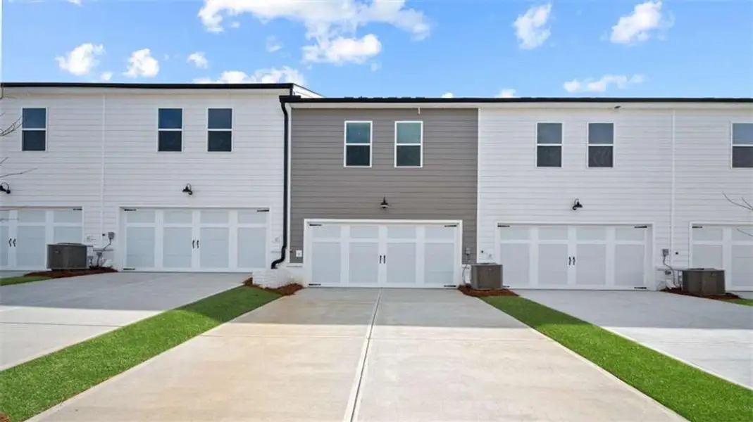Exterior details and patio area of a home in Echo Glen, Stockbridge (Image 3).