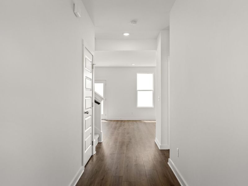 Spacious, unfurnished interior of a new home in Calista Farms, White House (Image 15).