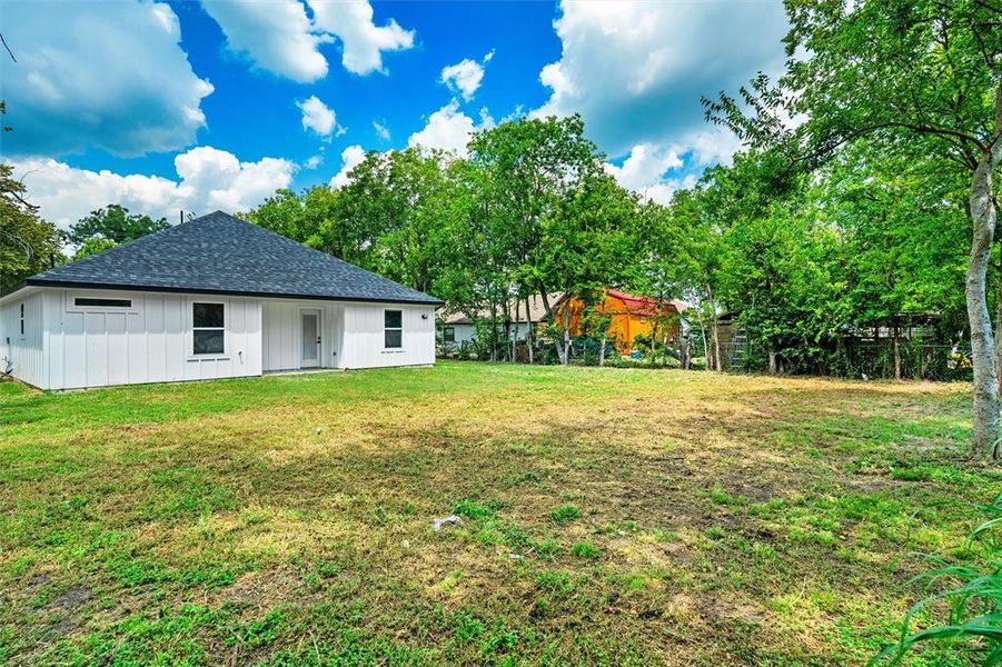 Front exterior of a new home in , Ennis, TX, highlighting curb appeal (Image 2). Front exterior of a new home in , Ennis, TX, highlighting curb appeal (Image 2).