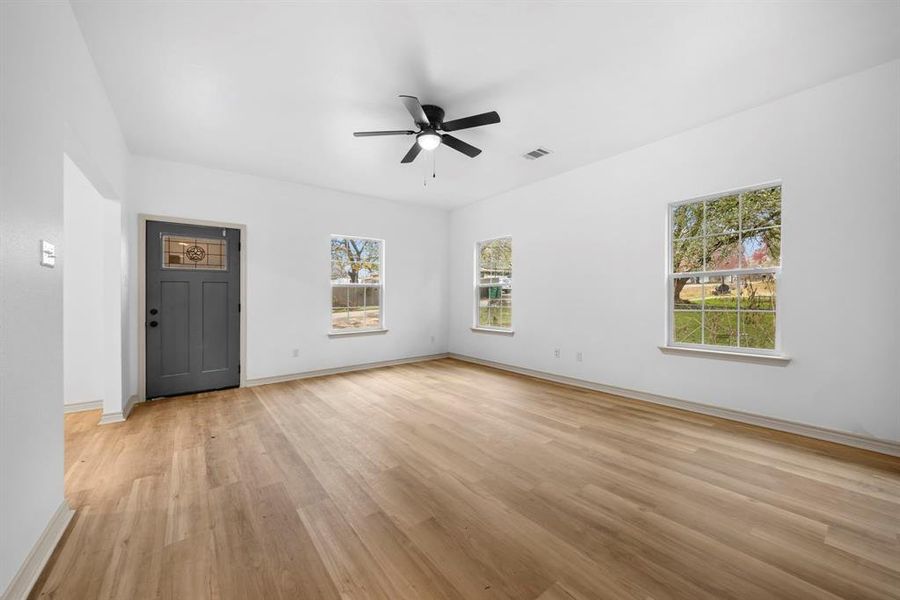 Spacious, unfurnished interior of a new home in , Moody (Image 27).