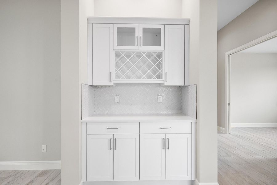 Dry Bar - 12471 SW Sunrise Lake Terrace