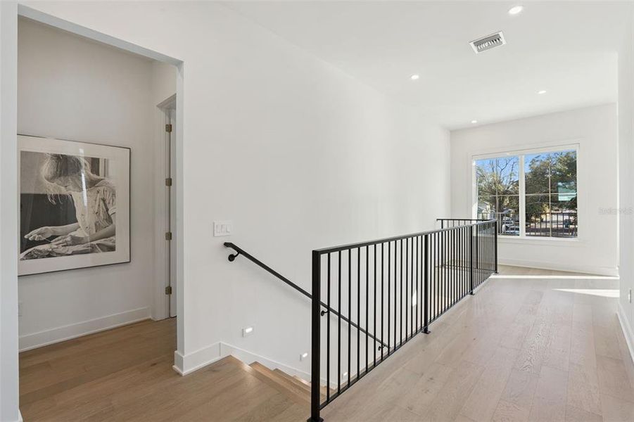 Spacious, unfurnished interior of a new home in , Orlando (Image 26).