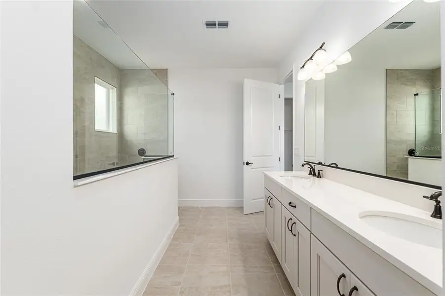 Furnished interior view inside a new home in , Ocala (Image 9).