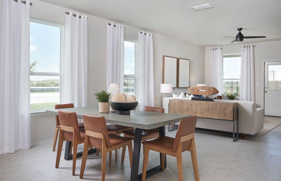 Dining Area Dining Area