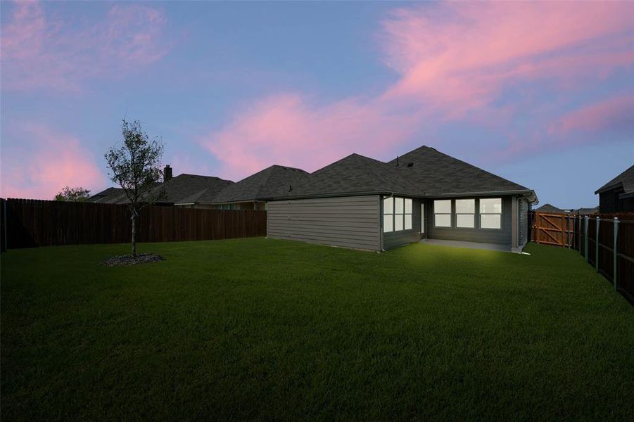 Exterior details and patio area of a home in Chisholm Hills, Cleburne (Image 4).