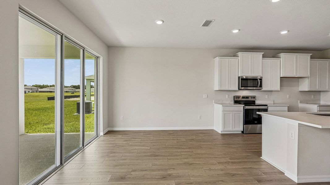 Image 37 representing the Hemingway by D.R. Horton in Silverstone North, Palmetto, FL.