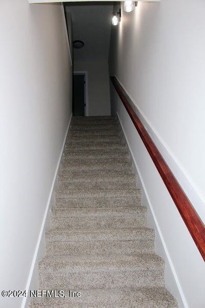 Spacious, unfurnished interior of a new home in , Middleburg (Image 15).