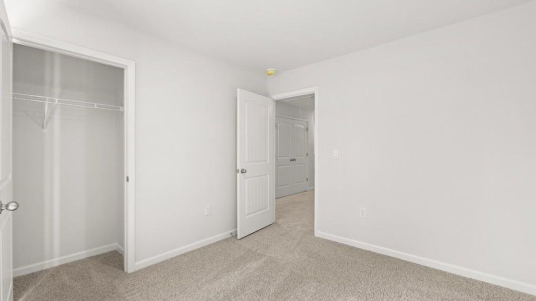 Spacious, unfurnished interior of a new home in Falcon Landing, Gainesville (Image 23).