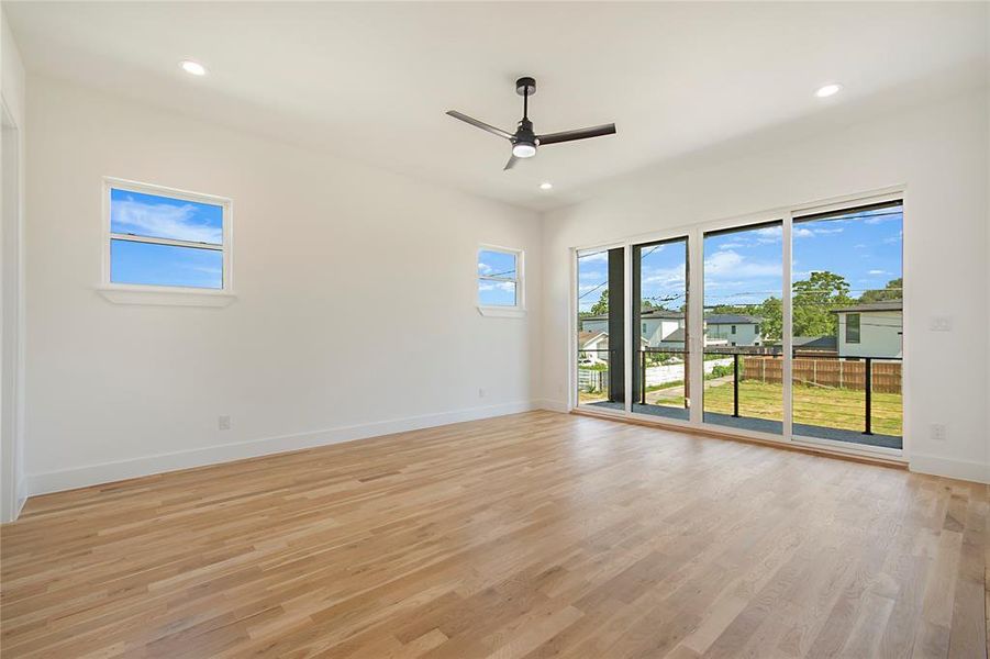 upstairs guest bedroom with ensuite bath