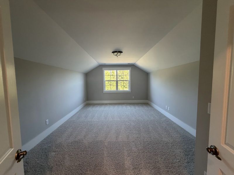 Spacious, unfurnished interior of a new home in Riverside Cove, Wilmington (Image 21).