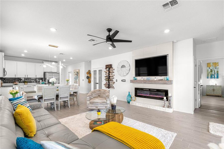 Furnished interior view inside a new home in , Ocala (Image 40).